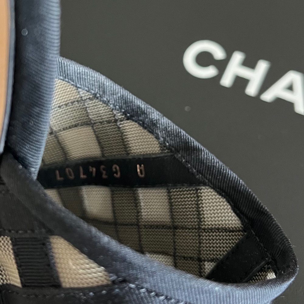 Authentic Chanel heels - Picture 6 of 15